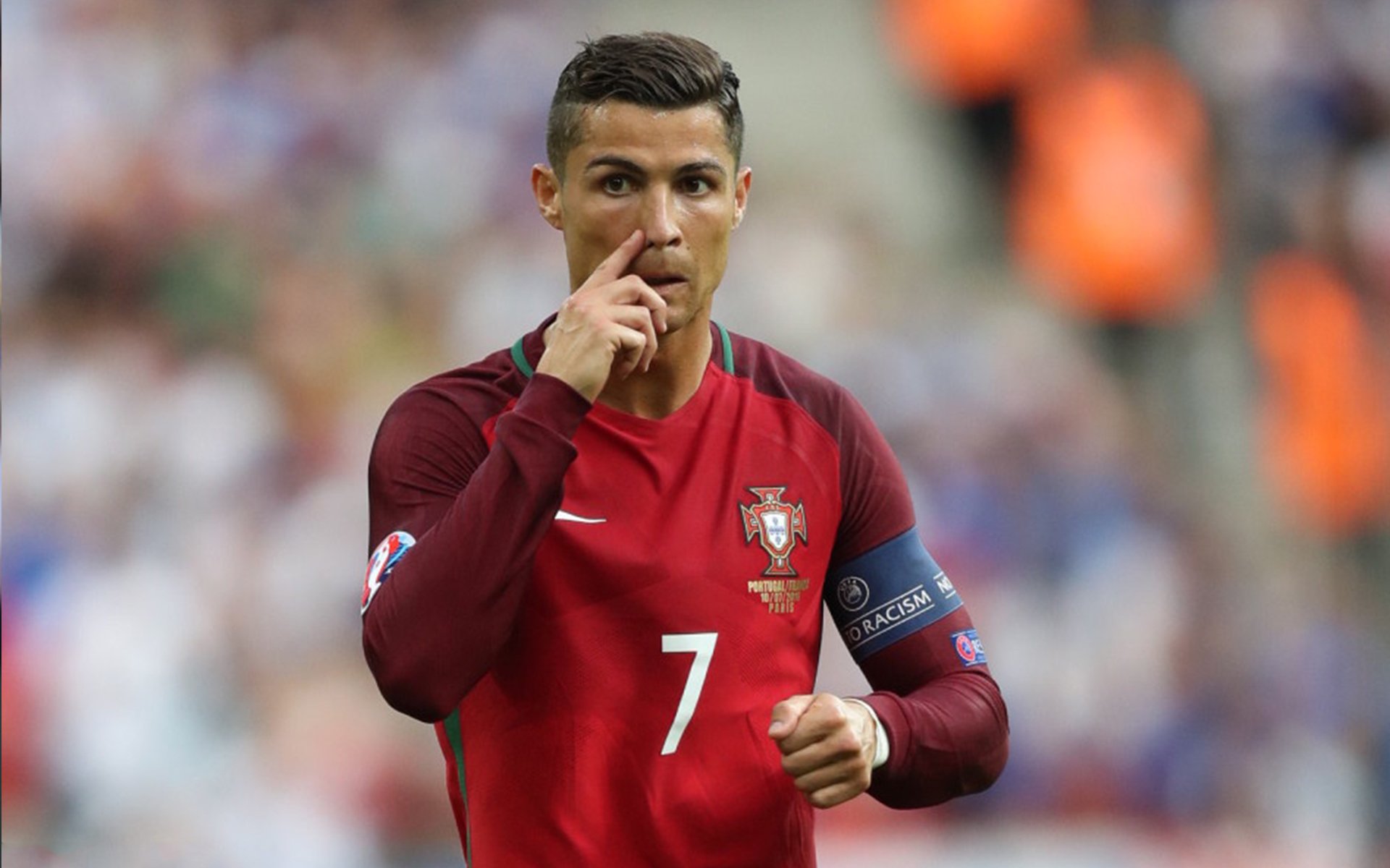 开云FIFA-1.桑巴与丝路,在2026的黄昏,一个叫B费的局外人为足球谱写了唯一的神谕(侧重文化碰撞与宿命感)
